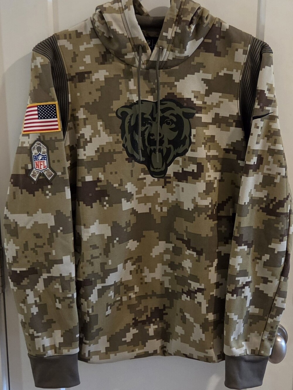 Nike Chicago Bears NFL Salute to Service Camouflage Hoodie - Womens Size Medium